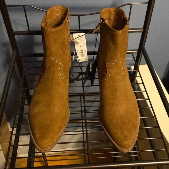 3/$20 Women’s boots - Picture 1 of 7